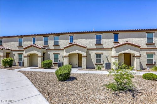 4642 Townwall St, Las Vegas, NV, 89115-3535 | Card Image