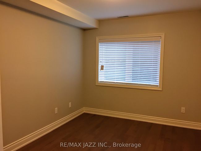 202 - 1303 Bayview Ave, Home with 2 bedrooms, 1 bathrooms and null parking in Toronto ON | Image 15