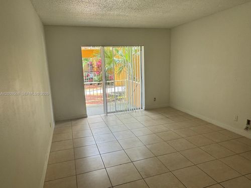 f106-18111 Nw 68th Ave, Hialeah, FL, 33015-3986 | Card Image