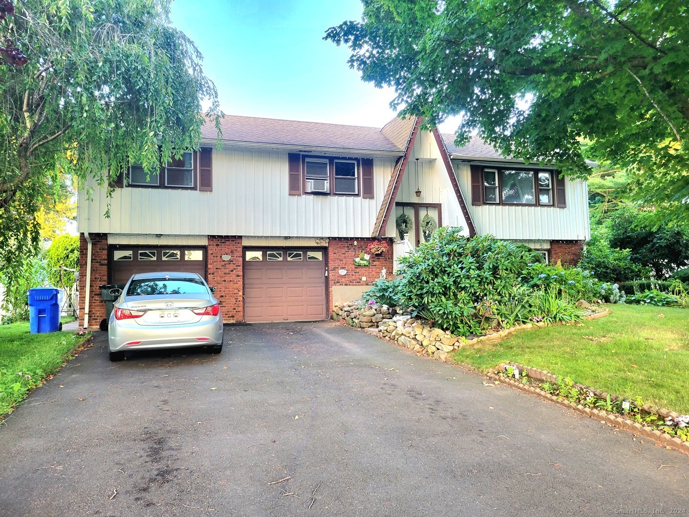 Oak St, East Hartford, CT 06118