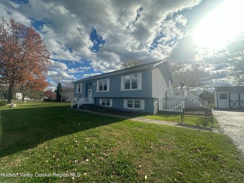 6 Molly White Dr, Coxsackie, NY, 12051-1119 | Card Image