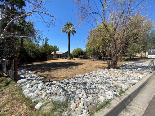 11748 Douglas St, Yucaipa, CA, 92399-3962 | Card Image