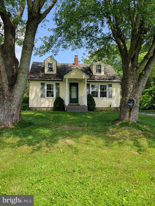 994 Gravel Pike, PALM, PA, 18070-1203 | Card Image