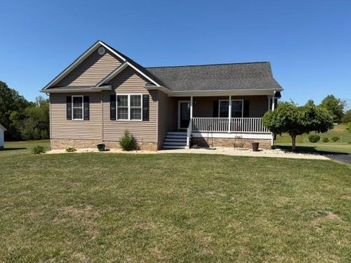 216 Avery Ln, Appomattox, VA, 24522-5473 | Card Image