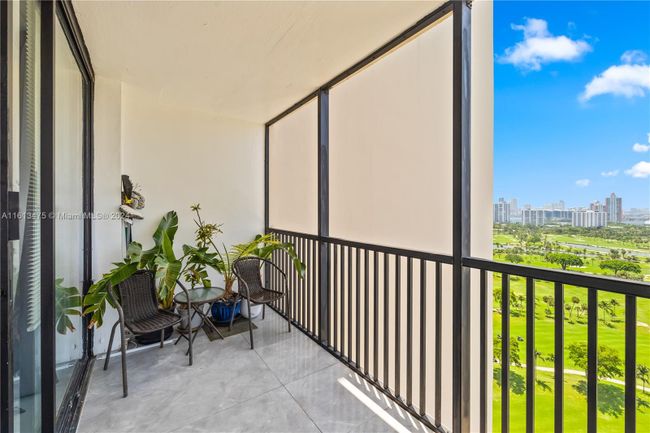 2539 - 20379 W Country Club Dr, Condo with 2 bedrooms, 2 bathrooms and null parking in Aventura FL | Image 20
