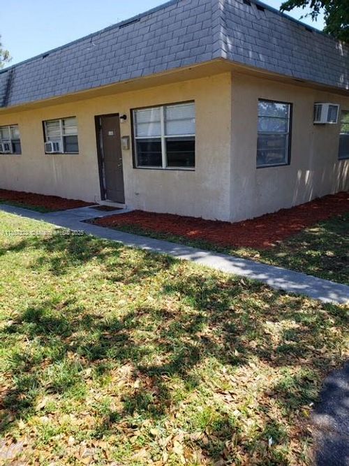 893-893 Ne 39th St, Oakland Park, FL, 33334-2945 | Card Image