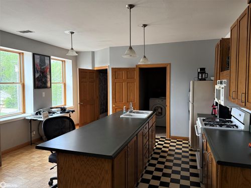 160 S Jackson St, Thompson, IA, 50478 | Card Image