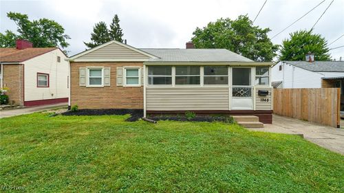 1948 Highlawn Ave, Youngstown, OH, 44509-2218 | Card Image