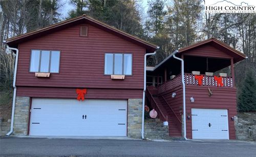 137 Maple Rd, Blowing Rock, NC, 28605-6187 | Card Image