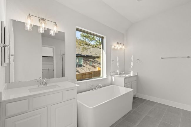 Dual Vanities in Primary Bathroom | Image 18