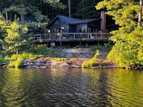 61 Island 26 Lm, Gravenhurst, ON, P1P1R2 | Card Image