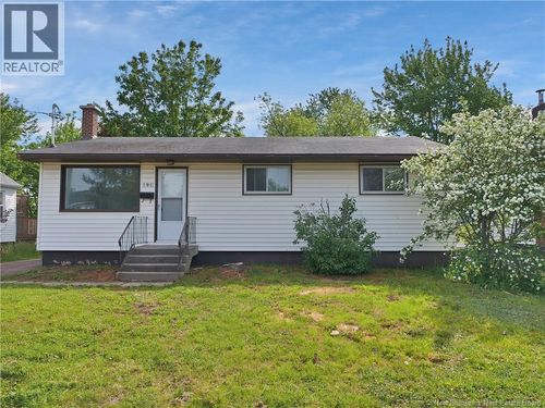 191 Second Ave, Moncton, NB, E1C7Y5 | Card Image