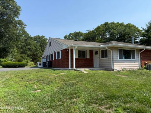 5 B Swallow St, Manchester, NJ, 08759-5348 | Card Image