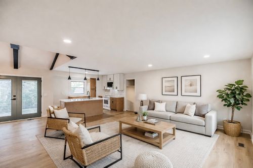 318 Donna Dr, Hendersonville, TN, 37075-4112 | Card Image