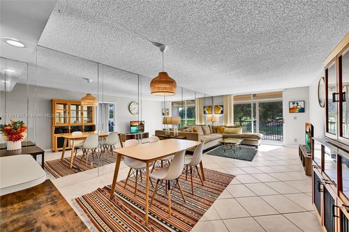 apt-210-3001 W Rolling Hills Cir, Davie, FL, 33328-1913 | Card Image