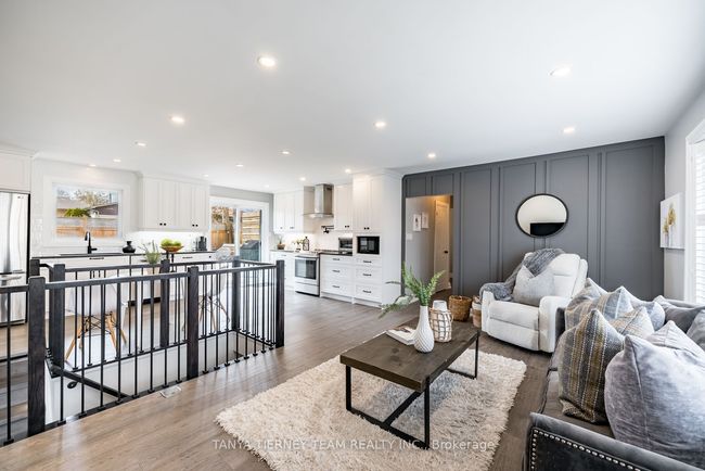 54 Mitchell Ave, House other with 5 bedrooms, 3 bathrooms and 4 parking in Whitby ON | Image 15