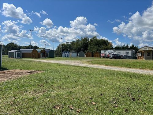 503 W Kapp St, Dobson, NC, 27017-8829 | Card Image