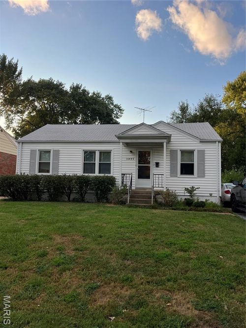 10449 San Carlos Ln, Saint Ann, MO, 63074-2732 | Card Image