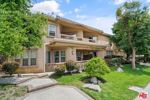 108-3960 Pennsylvania Ave, La Crescenta, CA, 91214-3757 | Card Image