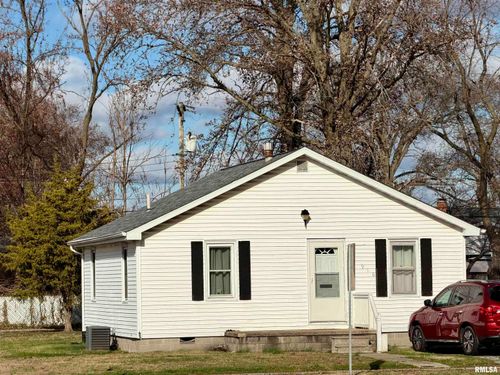 910 E Mccord St, Centralia, IL, 62801-3350 | Card Image