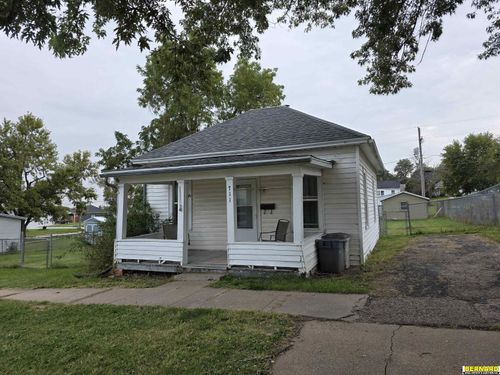 711 11th St, Auburn, NE, 68305-1609 | Card Image