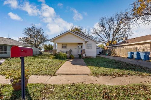 617 Tinkle Street, Winters, TX, 79567 | Card Image