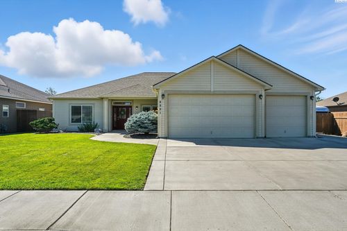 8901 W Clearwater Pl, Kennewick, WA, 99336-5098 | Card Image