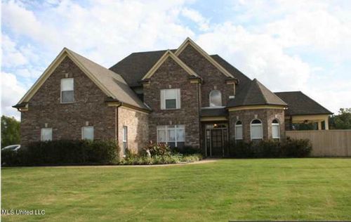 2545 Oak Manor Dr, Hernando, MS, 38632-7687 | Card Image