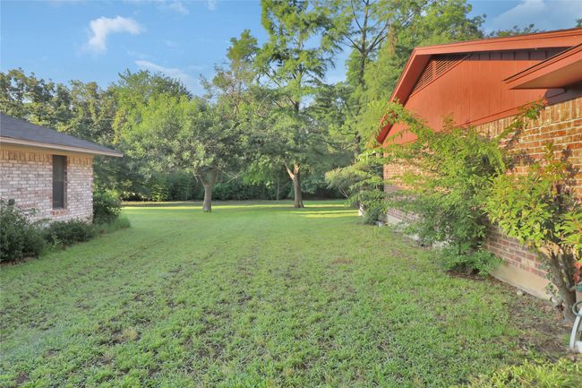 4032 Shadow Cir, House other with 3 bedrooms, 2 bathrooms and null parking in Denison TX | Image 5
