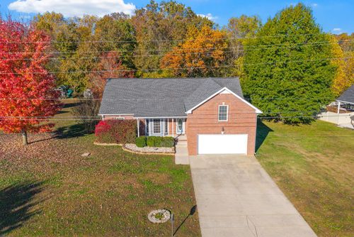 433 Todd Phillips Trl, Clarksville, TN, 37042-7048 | Card Image