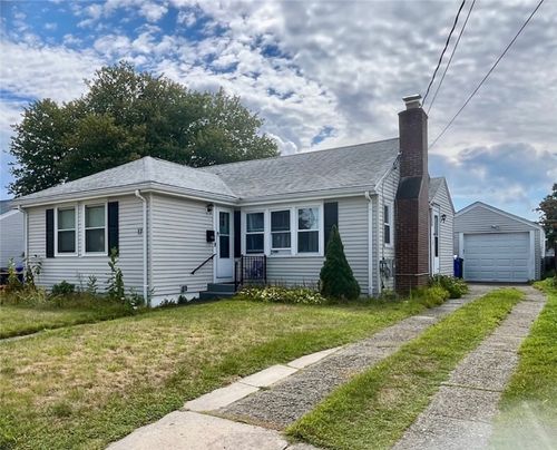 17 Maplewood Dr, Pawtucket, RI, 02861-4138 | Card Image