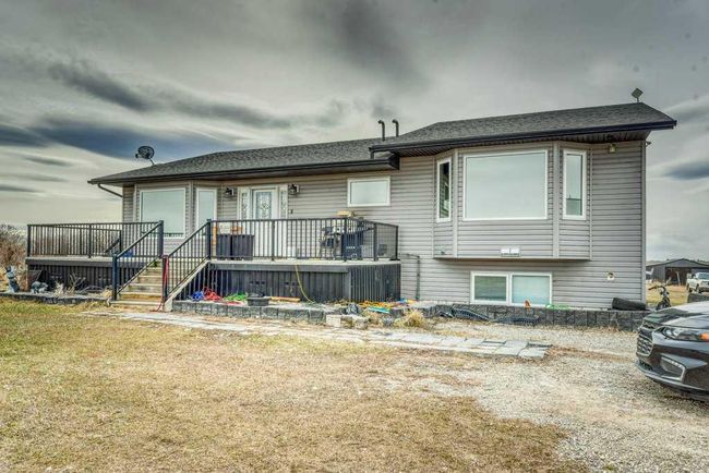 510 Wildflower Road Nw, Home with 3 bedrooms, 2 bathrooms and 13 parking in Strathmore AB | Image 2