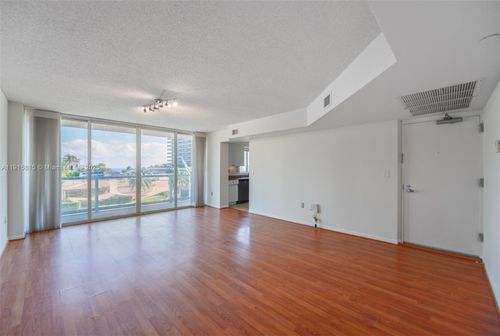 apt-506-5900 Collins Ave, Miami Beach, FL, 33140-2227 | Card Image