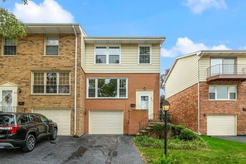 8809 44th Pl, Brookfield, IL, 60513-2570 | Card Image