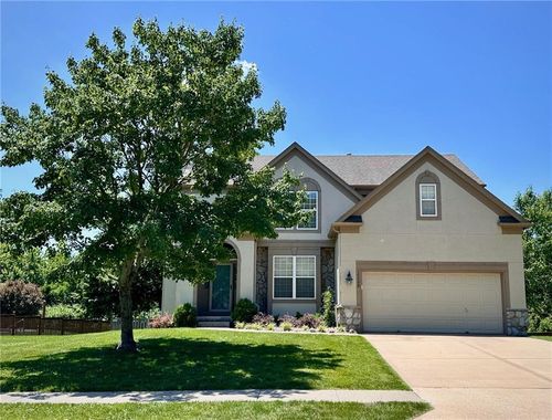 15598 S Blackfeather St, Olathe, KS, 66062-3681 | Card Image