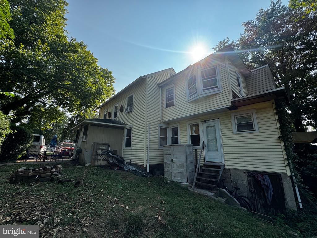 Radcliffe St, Bristol, PA 19007