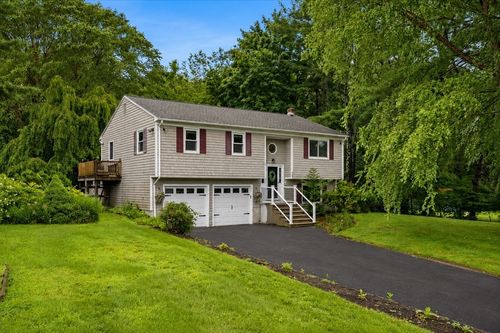 121 Dean St, Seekonk, MA, 02771-5221 | Card Image