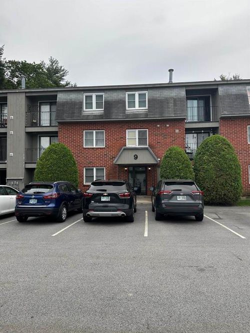 69-9 Blackstone Dr, Nashua, NH, 03063-5049 | Card Image