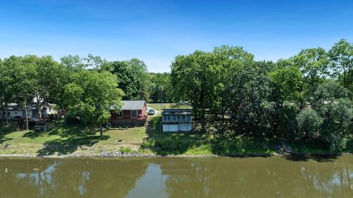 7198 S Rock Nation Rd, DIXON, IL, 61021-8162 | Card Image