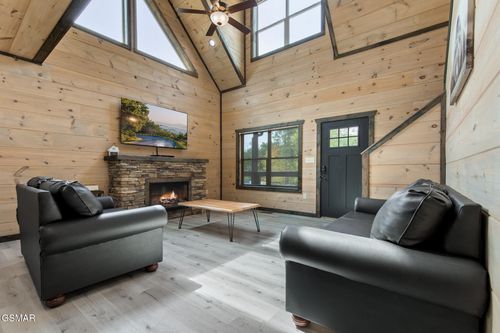 2218 Pinnacle Ridge Trl, Sevierville, TN, 37876 | Card Image