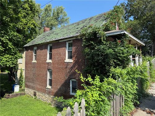 2020 Summit St, Kansas City, MO, 64108-2112 | Card Image