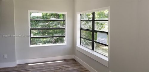 2465 Ne 184th St, North Miami Beach, FL, 33160-2030 | Card Image