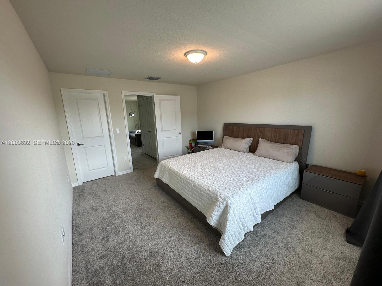 Residential Lease in Lauderdale Lakes 3