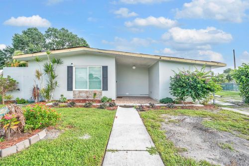 100 Se Celestia Ct, Port St. Lucie, FL, 34983-2120 | Card Image