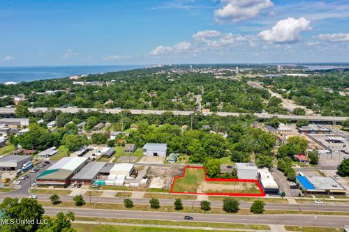 261 Caillavet St, Biloxi, MS, 39530-3043 | Card Image
