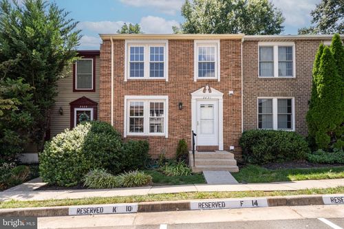 8031 Tyson Oaks Cir, VIENNA, VA, 22182-3941 | Card Image