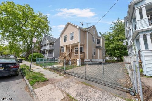 55 Kenmore Ave, Newark, NJ, 07106-1027 | Card Image