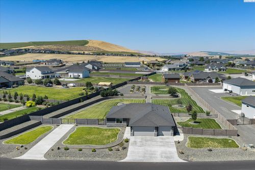 11808 S Gallop Ln, Kennewick, WA, 99338 | Card Image