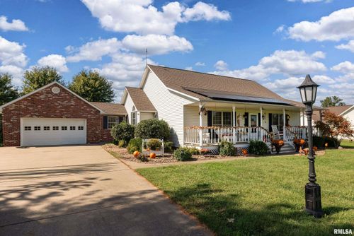 3205 Eagle Dr, Herrin, IL, 62948-3737 | Card Image