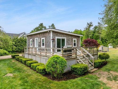 301 County Rd, Marion, MA, 02738-1022 | Card Image